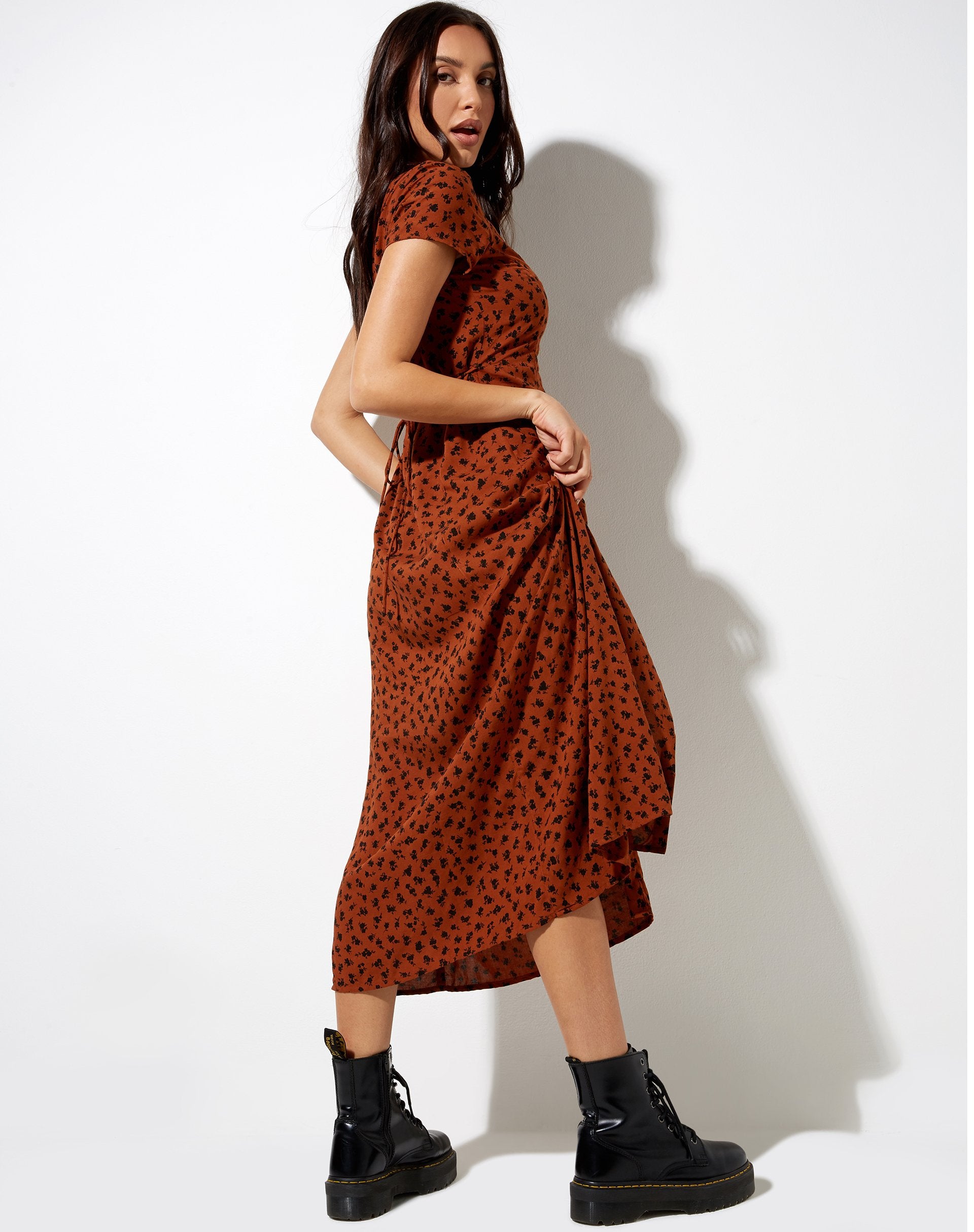 Image of Sanrin Midi Dress in Dainty Daisy Bombay Brown