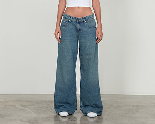 WIDE LEG JEANS