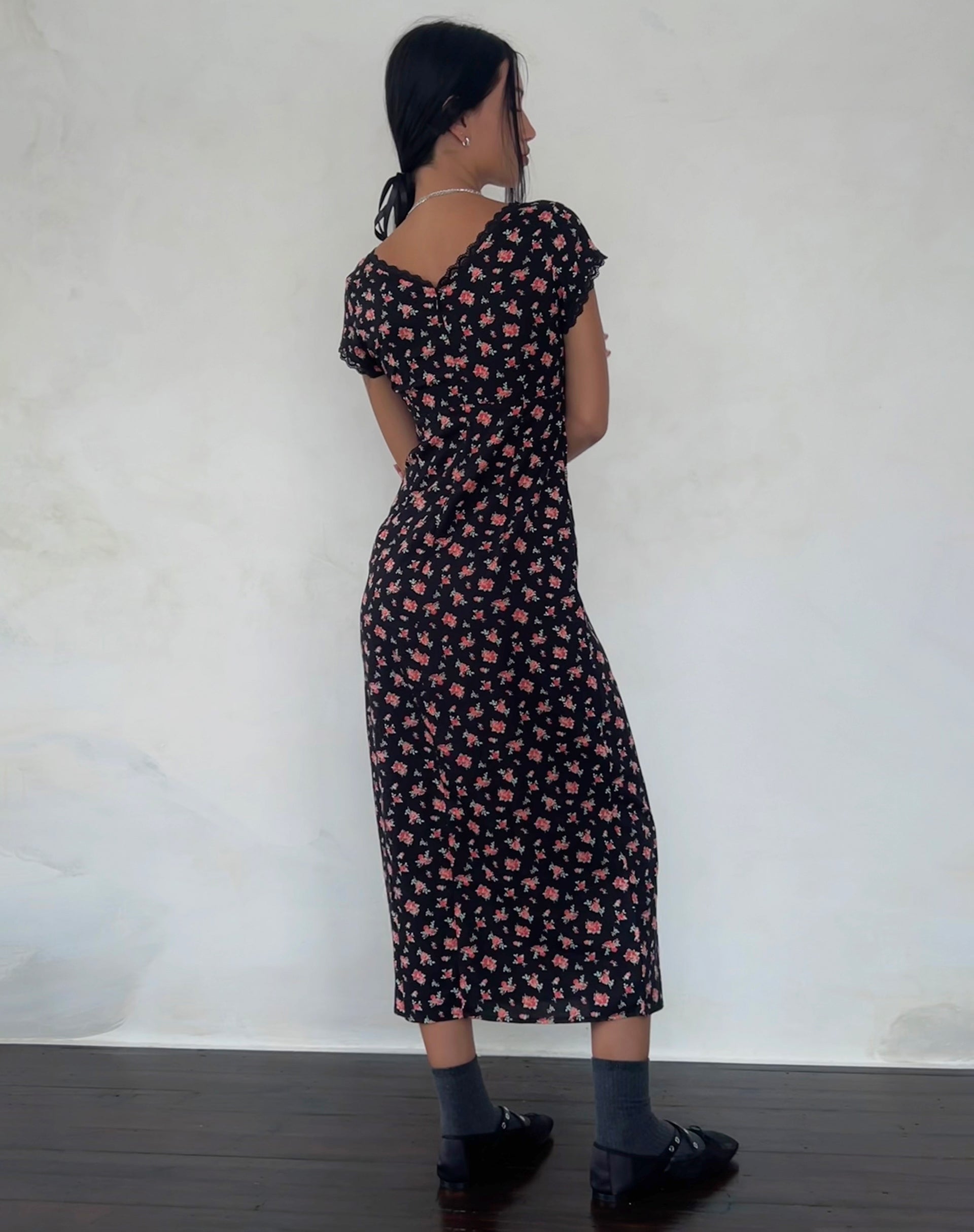 Image of Bahata Midi Dress in Flowing Rose Black