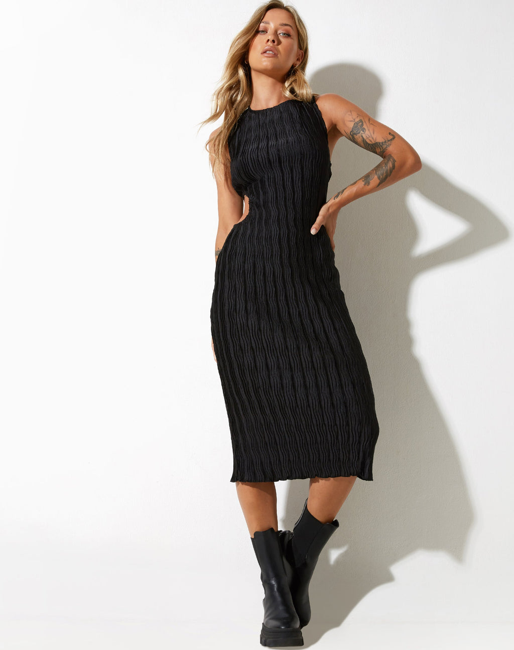 Estonia Midi Dress in Crinkle Black