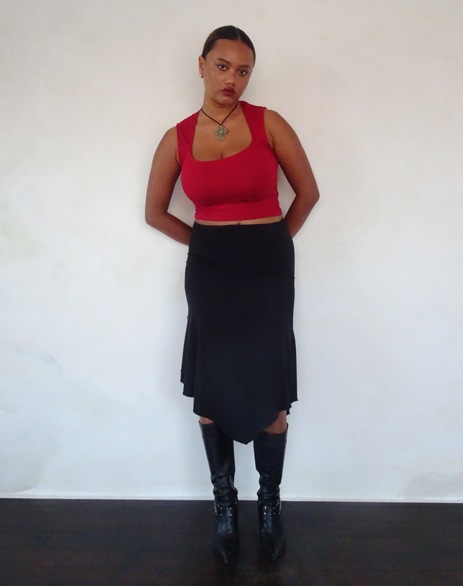 Mening shimimda sik bor Ayollar orgazmi aks etgan rus porno videosi yaqindan suratga olingan