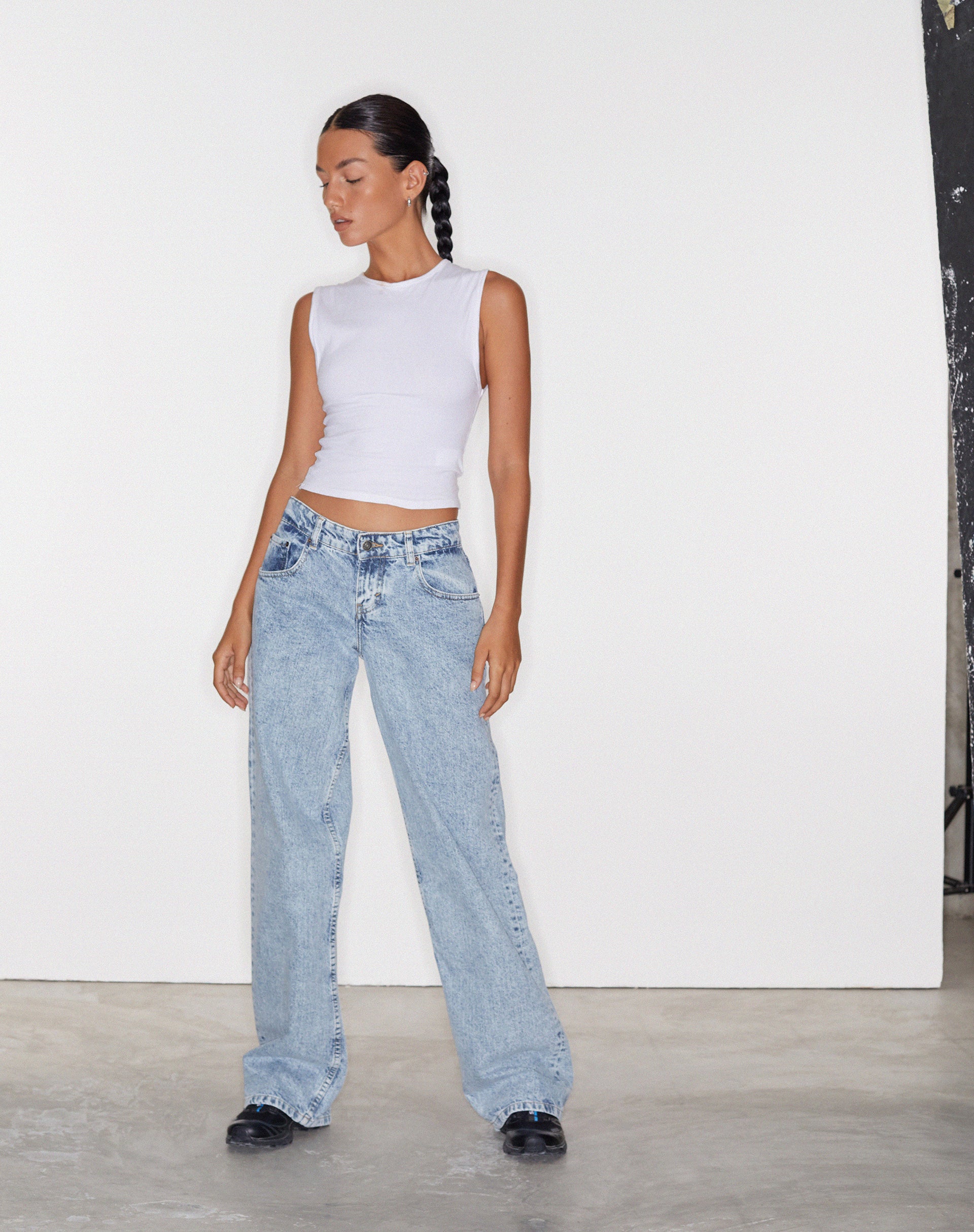 Image of Low Rise Parallel Jeans in 80s Light Blue Wash