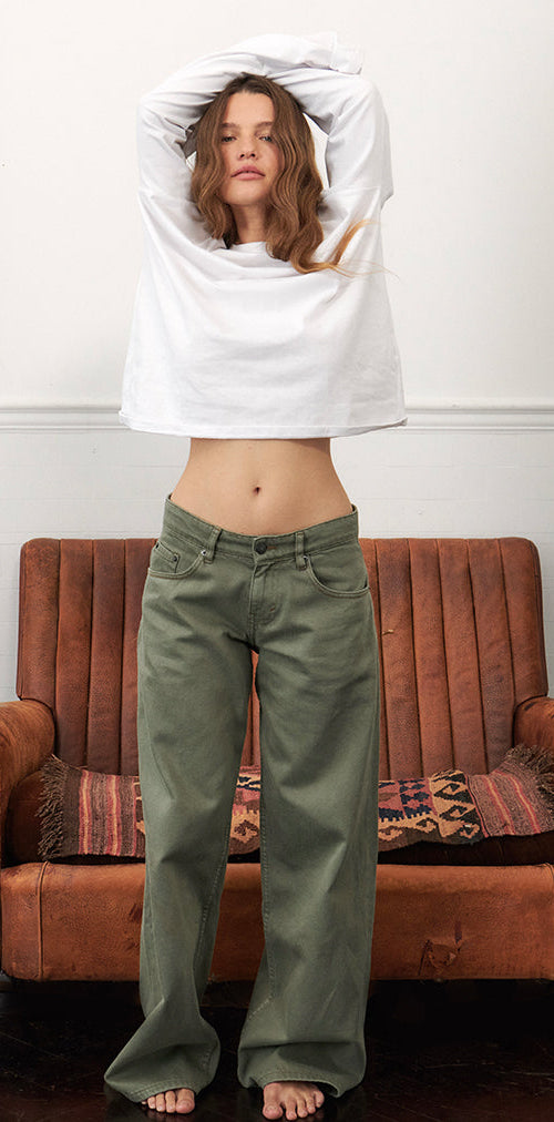 Image of Low Rise Roomy Jeans in Fern Green