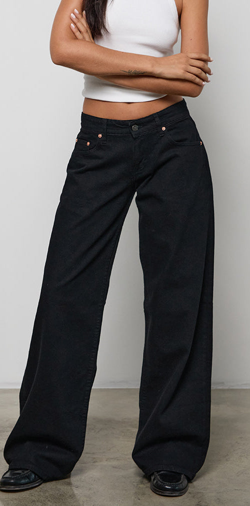 Image of Low Rise Roomy Jeans in Rinse Black