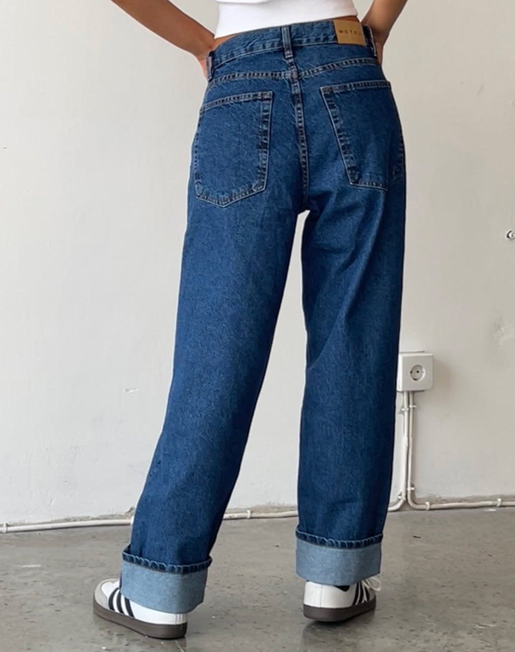 Oversized Dad Low Rise Jeans in Mid Blue Used