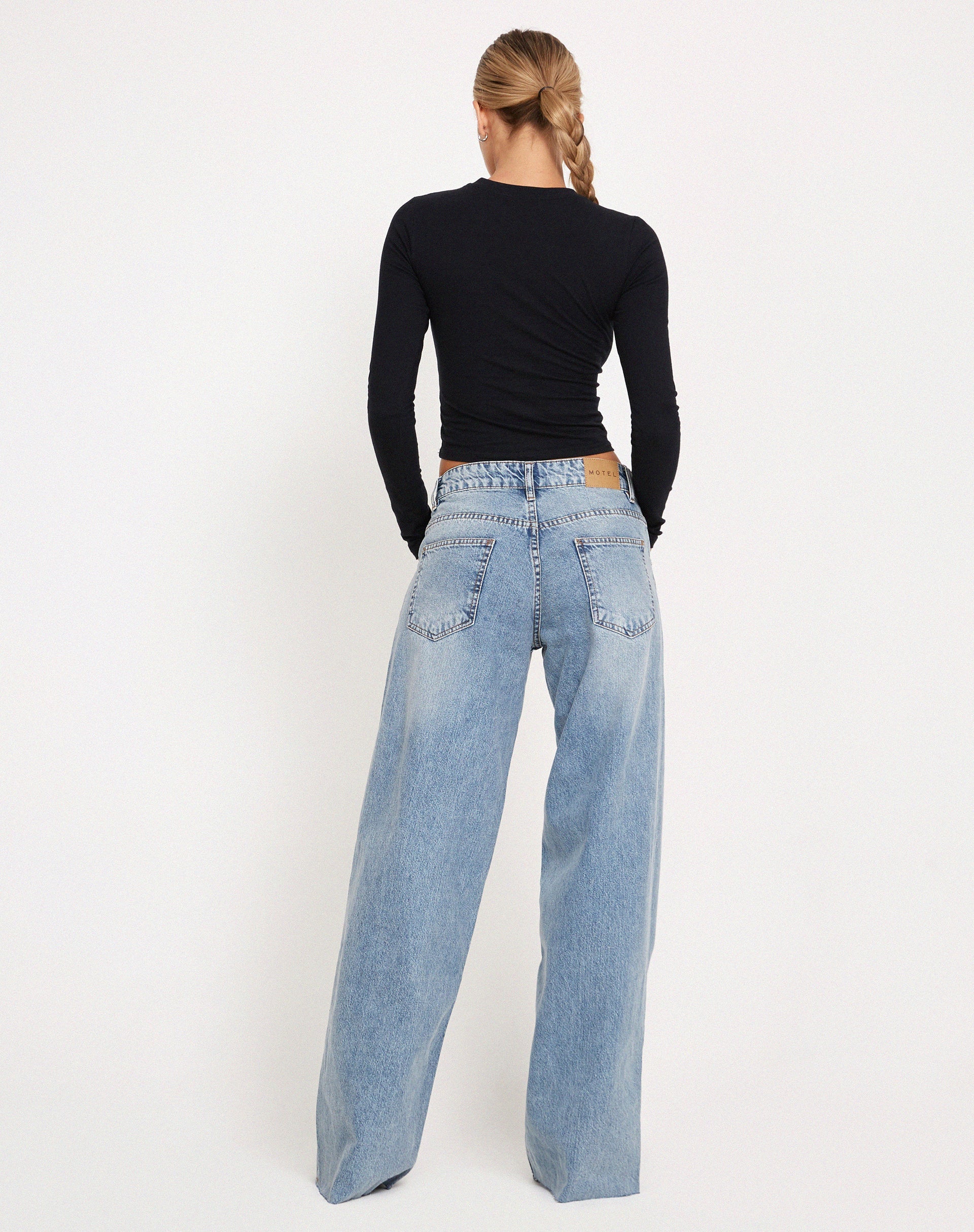 Raw hem deals blue jeans