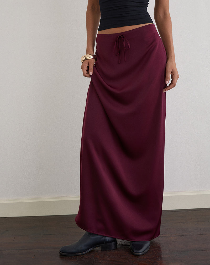 Sarinem Maxi Skirt in Satin Burgundy
