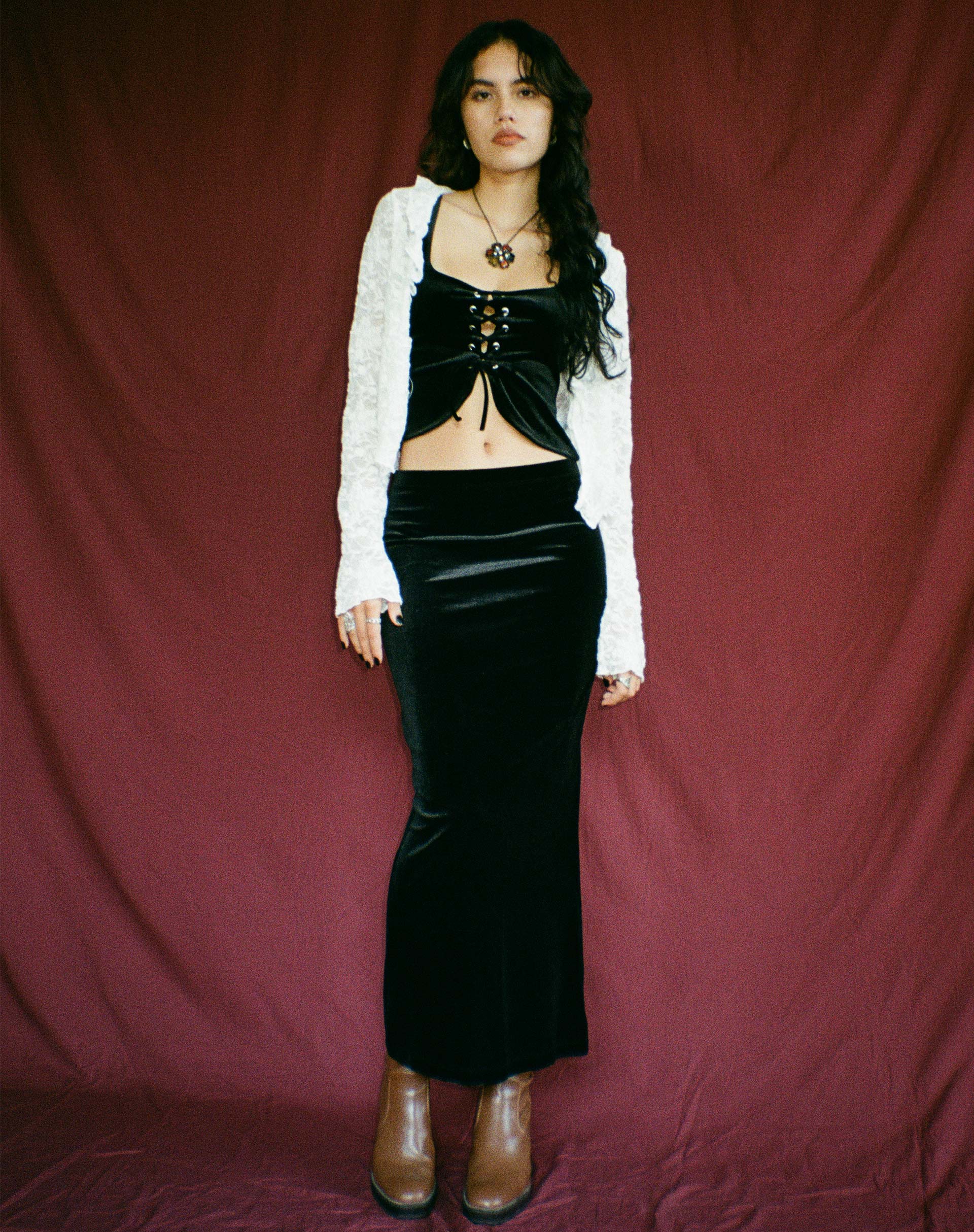 Long black velvet skirt hotsell