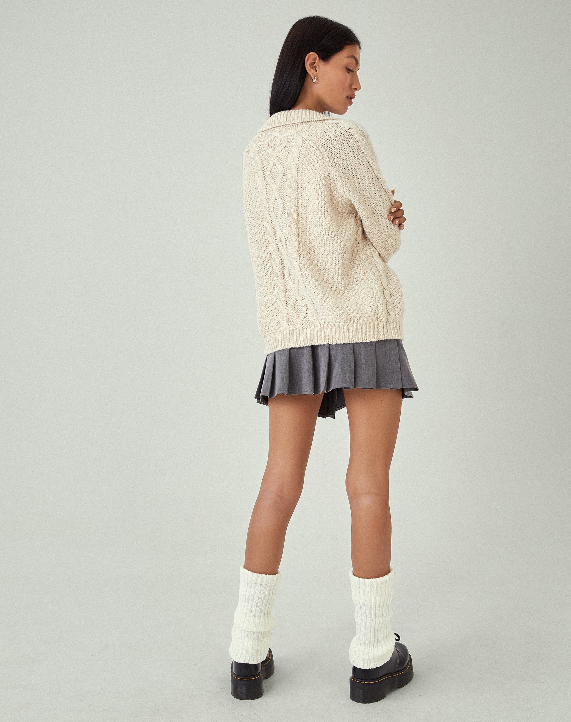 image of MOTEL X JACQUIE Triny Cardigan in Cable Knit Oatmeal