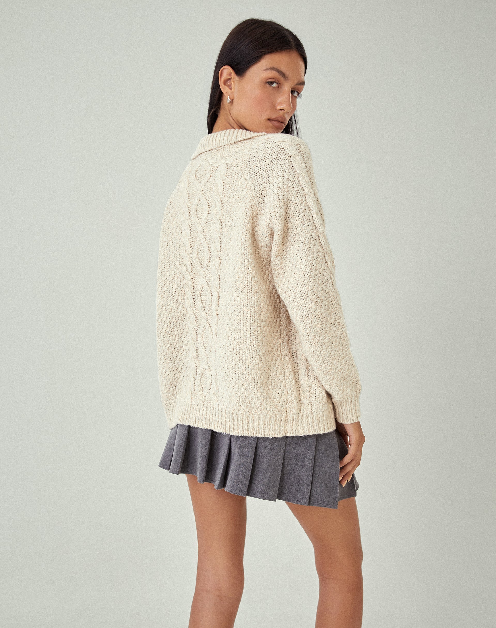 image of MOTEL X JACQUIE Triny Cardigan in Cable Knit Oatmeal