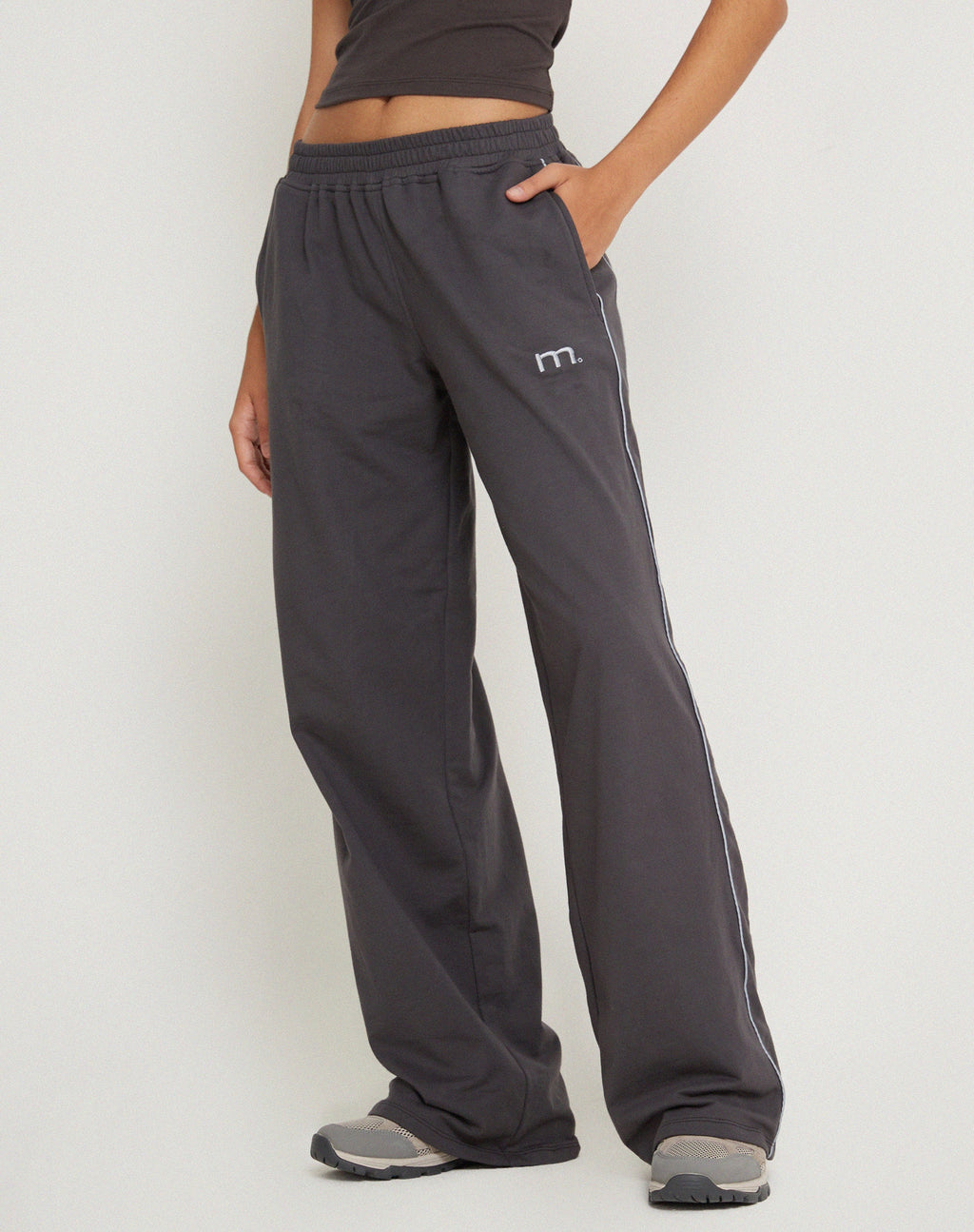 Benton Wide Leg Jogger in Beluga Grey