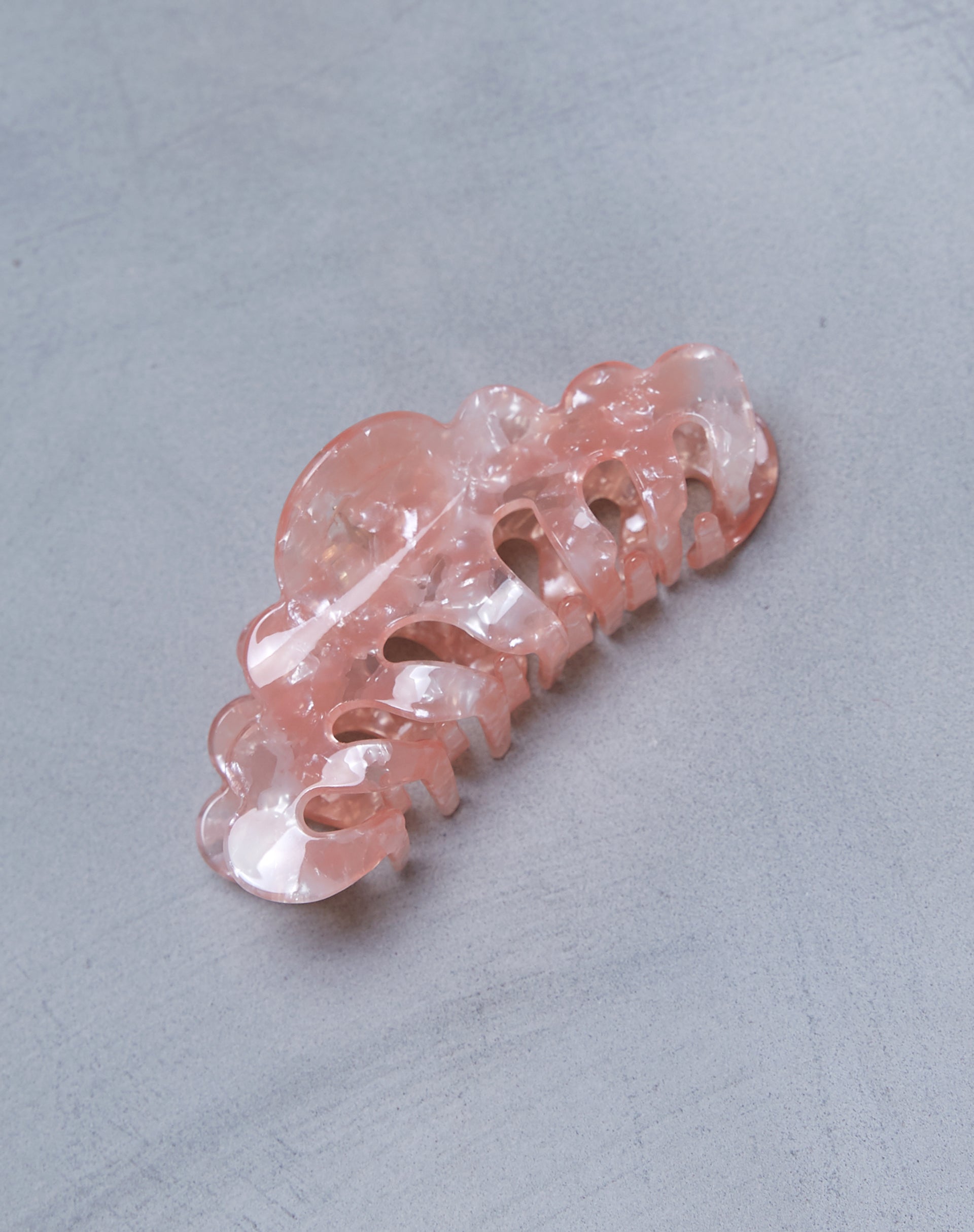 Image of Valvia Hair Claw in Pink Pearl