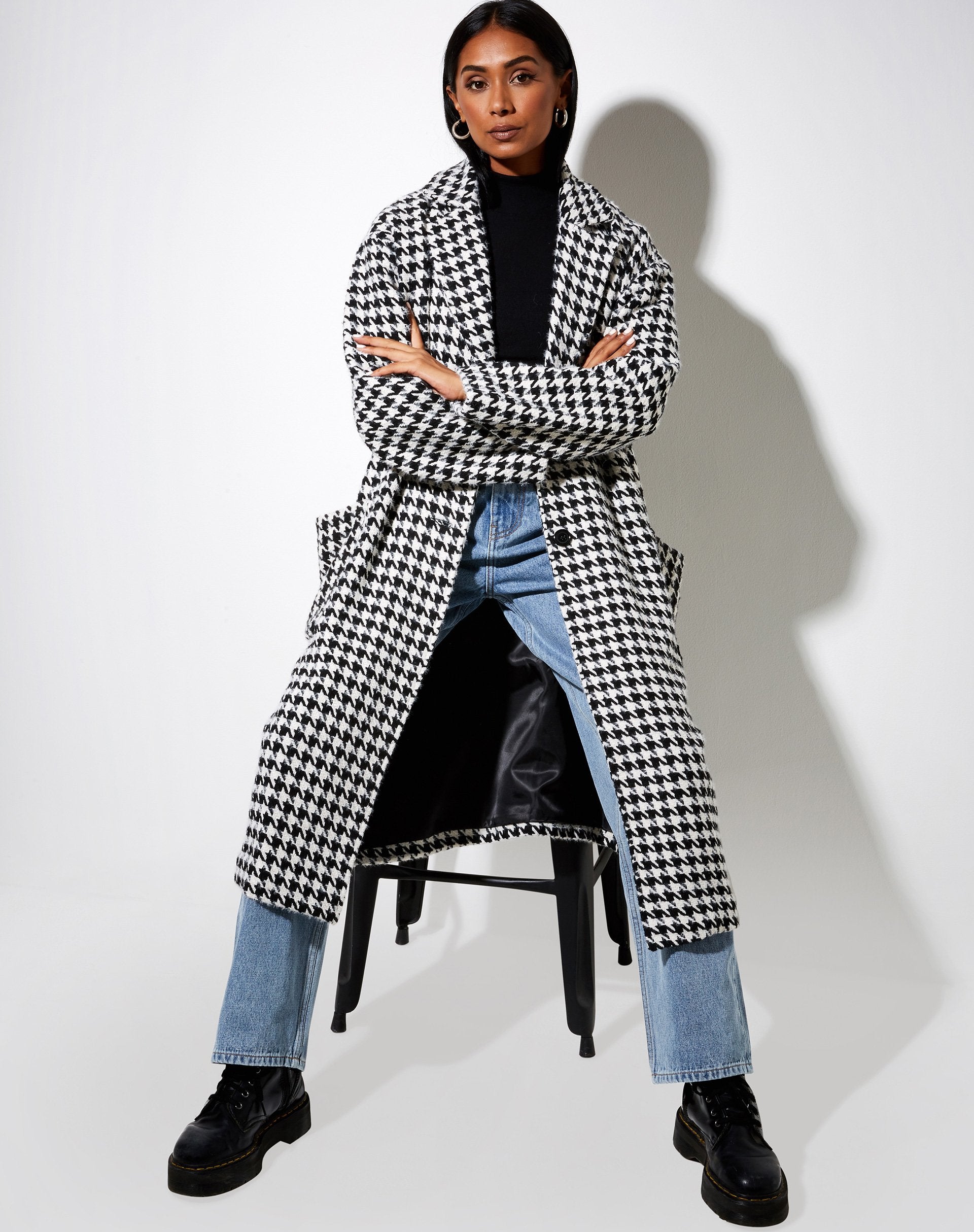 Image of Duster Coat in Houndstooth Black and White
