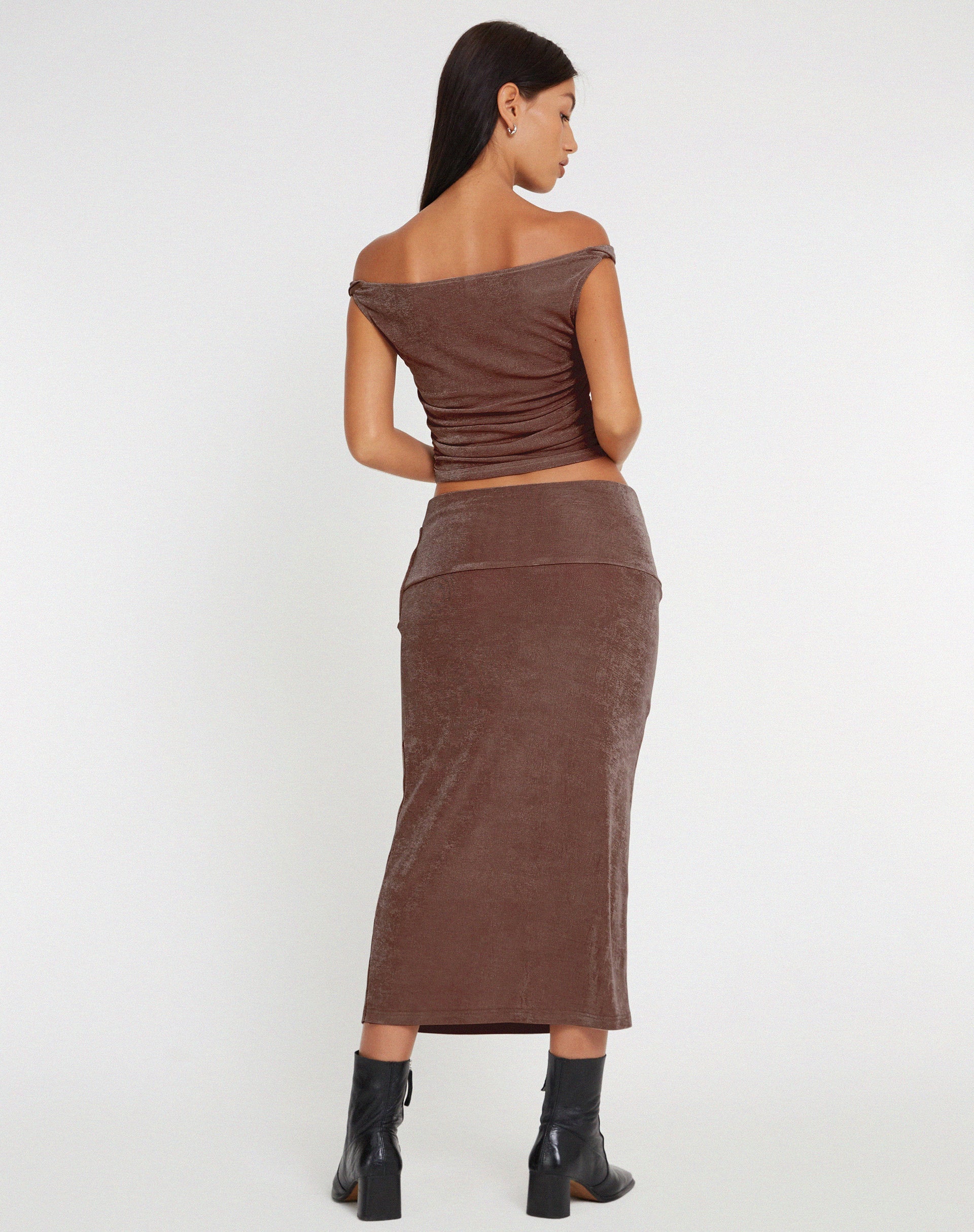 Image of Gadis Slinky Midi Skirt in Peppercorn
