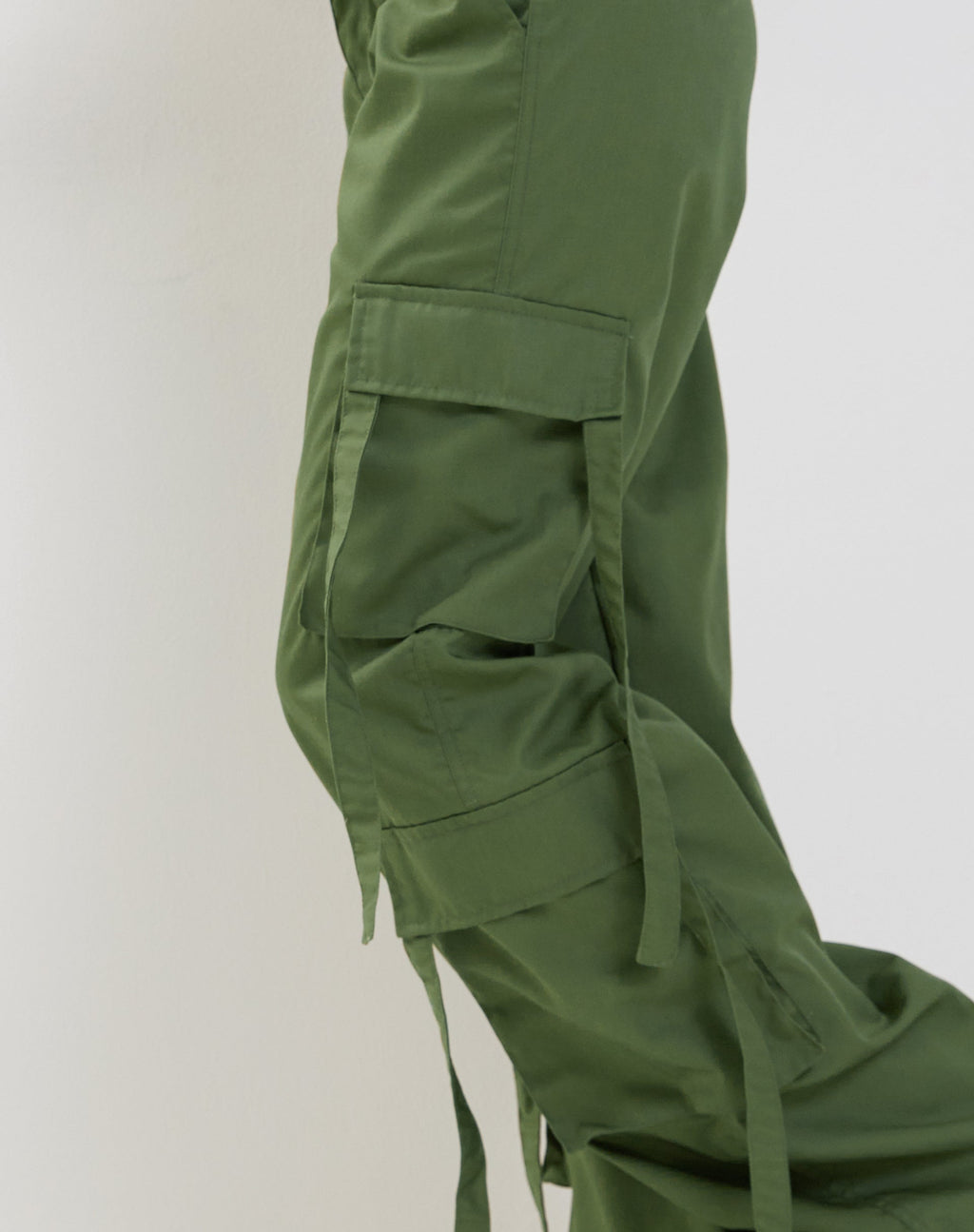Edgar Wide Leg Cargo Trouser in Military Green