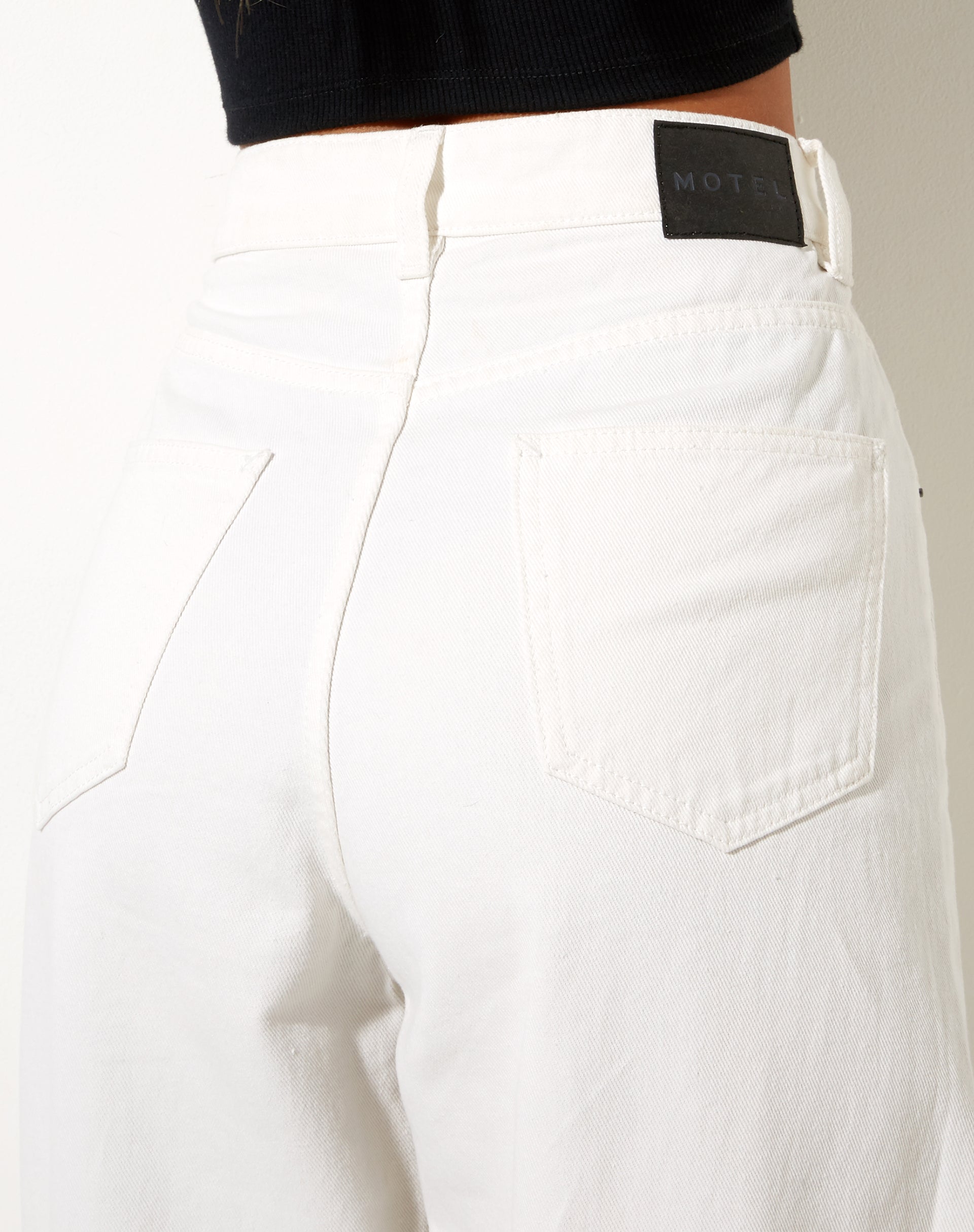 Image of Rips Parallel Jean in White Wash