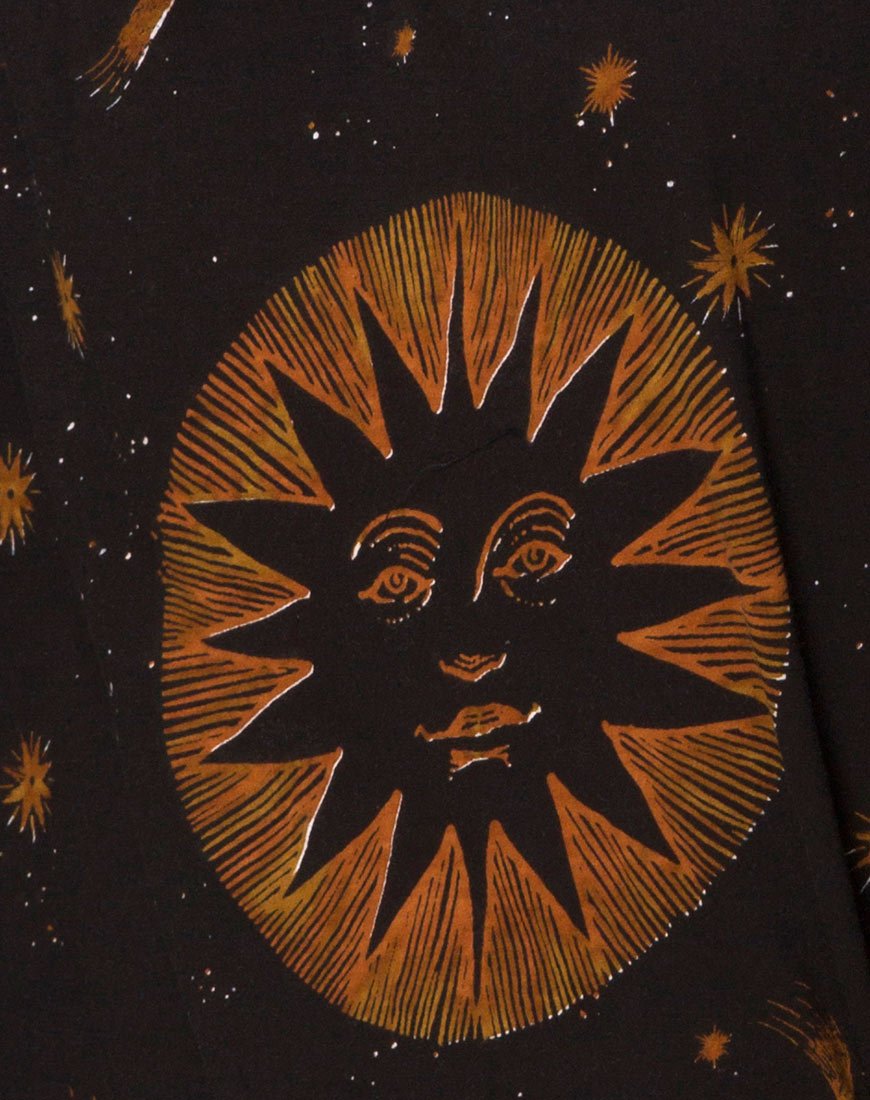 Image of Sunny Kiss Tee in Celestial Black Placement